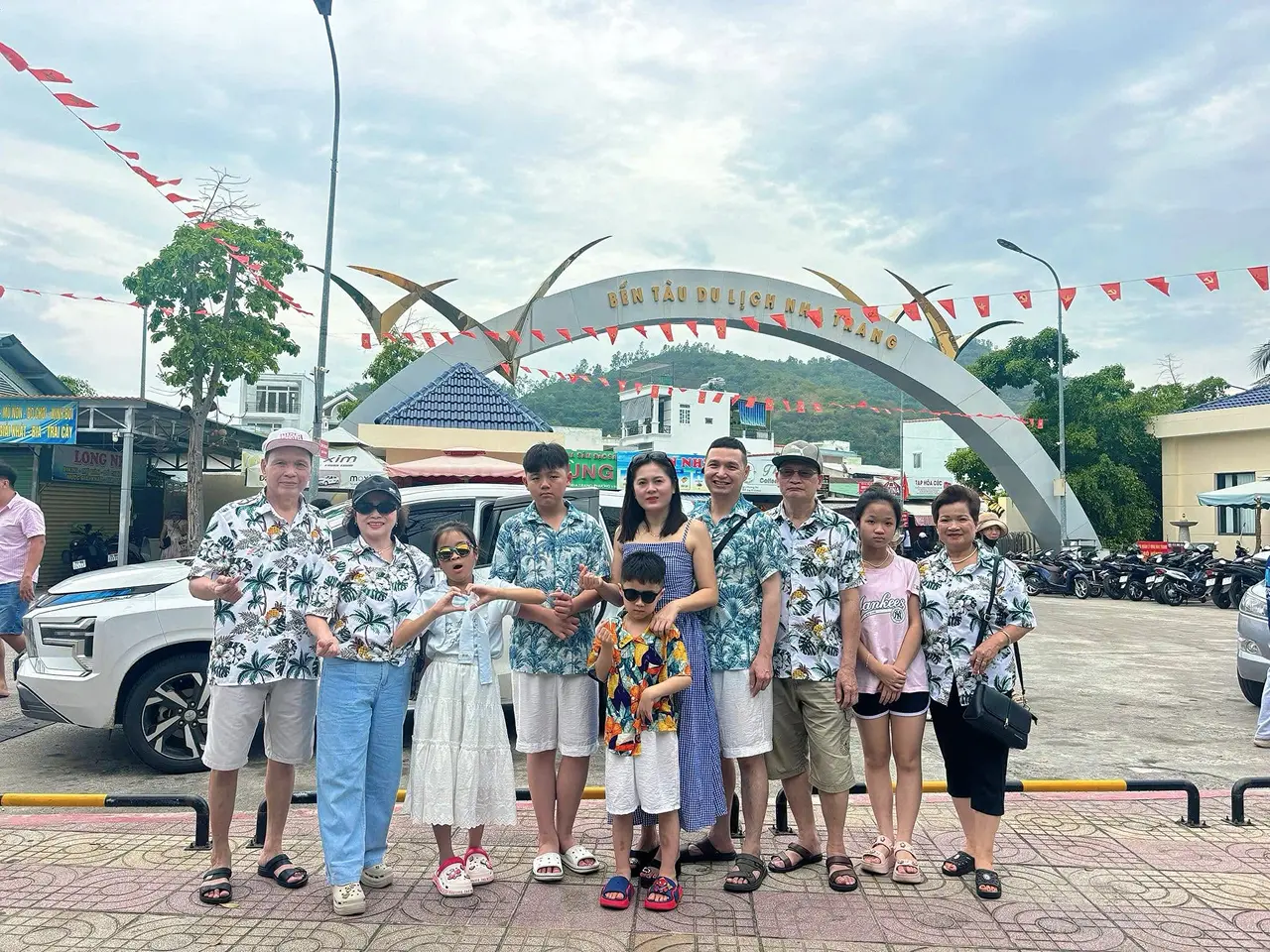 Kinh nghiệm du lịch đảo Nha Trang tự túc: Bến xuất phát, giá thuê cano và dự toán chi phí chi tiết 2026