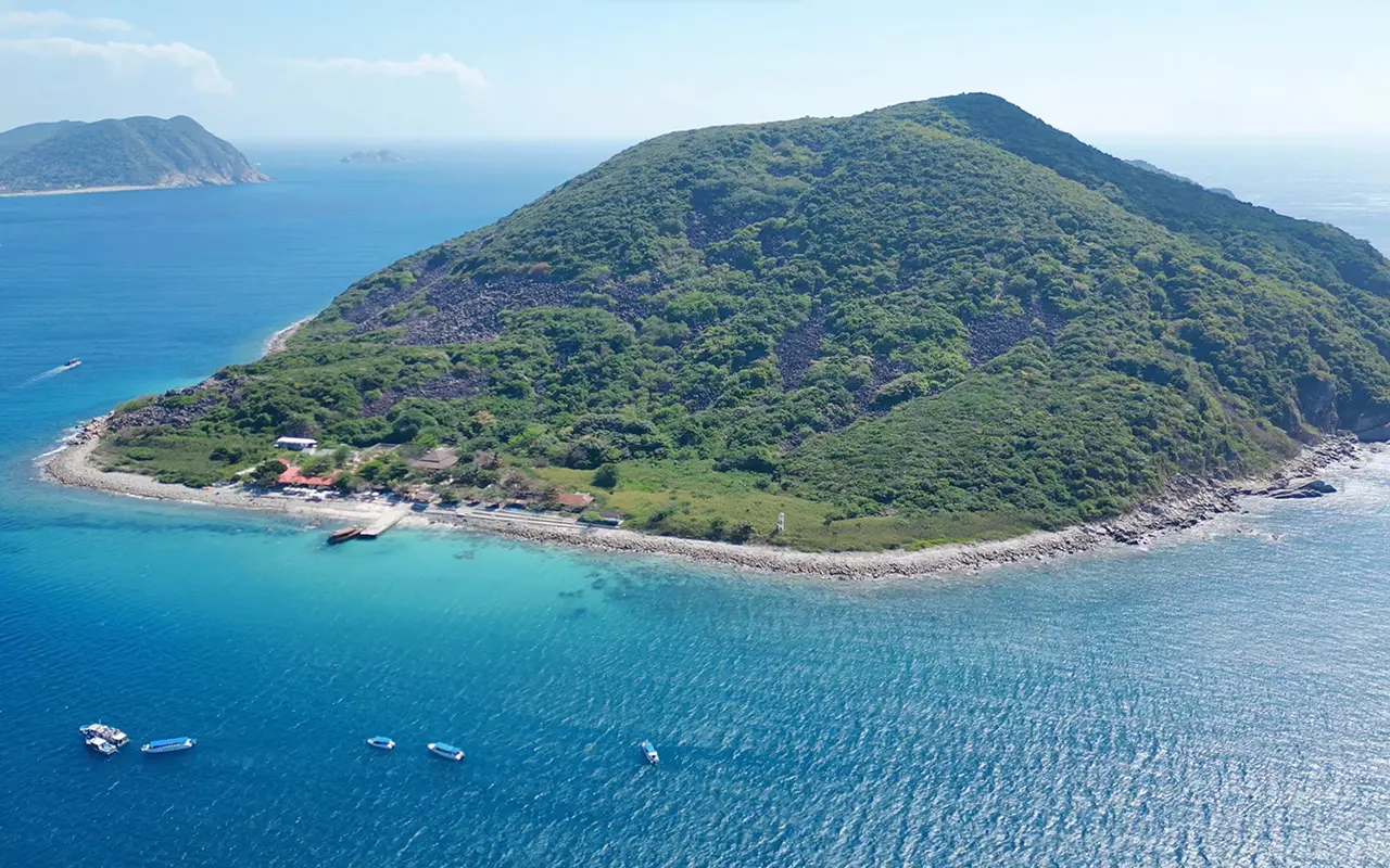 Tour 2 Đảo Nha Trang: Hòn Mun Snorkerling – Làng Chài