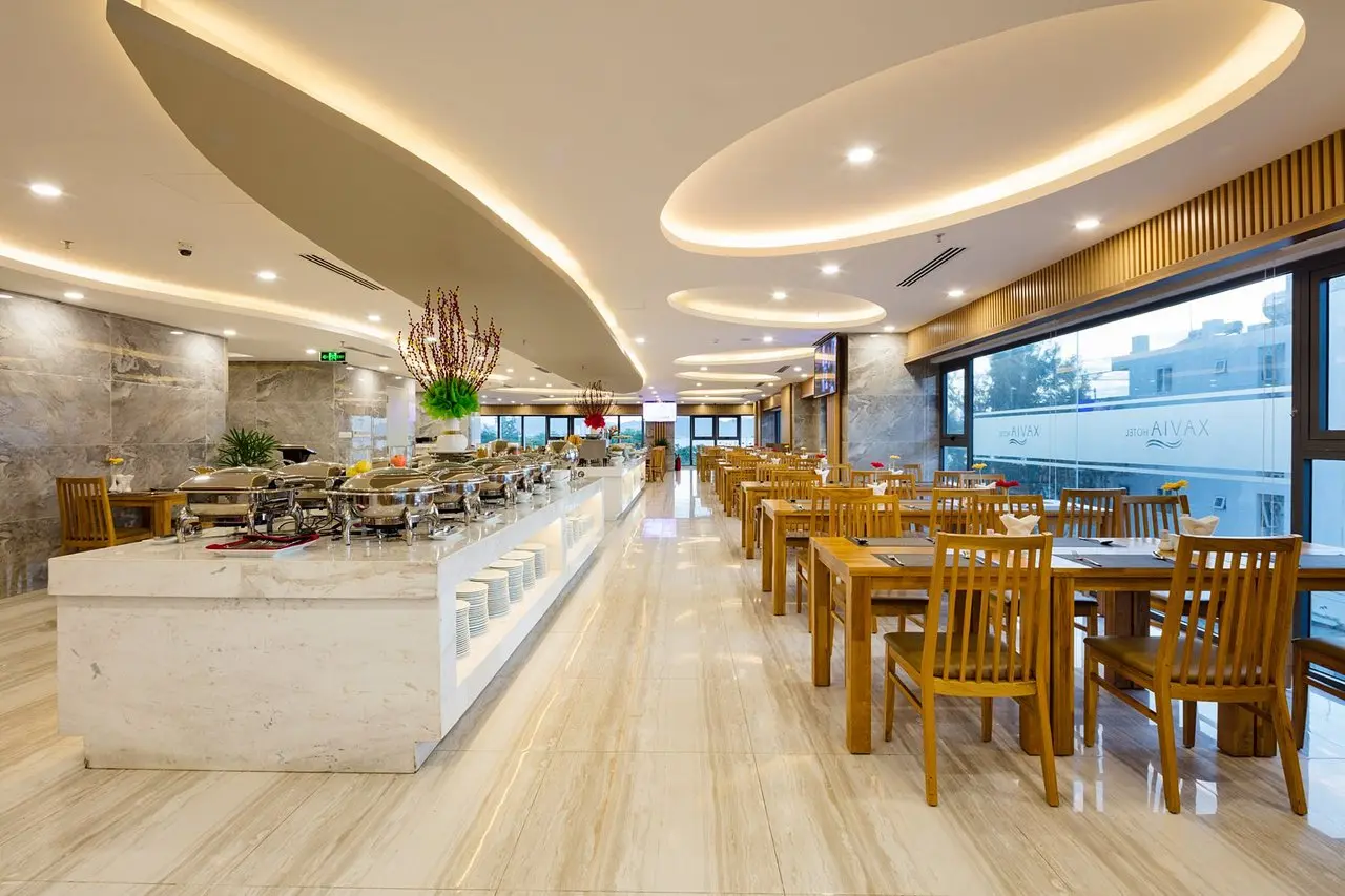 Sảnh phục vụ buffet sáng tại khách sạn 4 sao Nha Trang Sảnh phục vụ buffet sáng tại khách sạn 4 sao Nha Trang