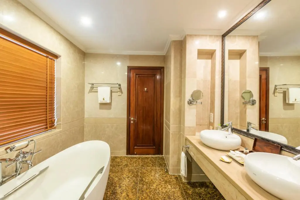Villa Vinpearl Luxury Nha Trang trên đảo Hòn Tre Villa tại Vinpearl Luxury Nha Trang nhìn từ đảo Hòn Tre