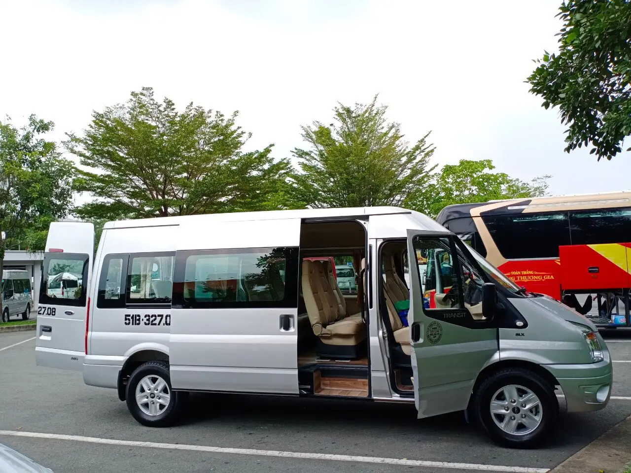 Gia đình chị Thảo di chuyển bằng xe du lịch từ Nha Trang đi Ninh Thuận Gia đình chị Thảo di chuyển bằng xe du lịch từ Nha Trang đi Ninh Thuận