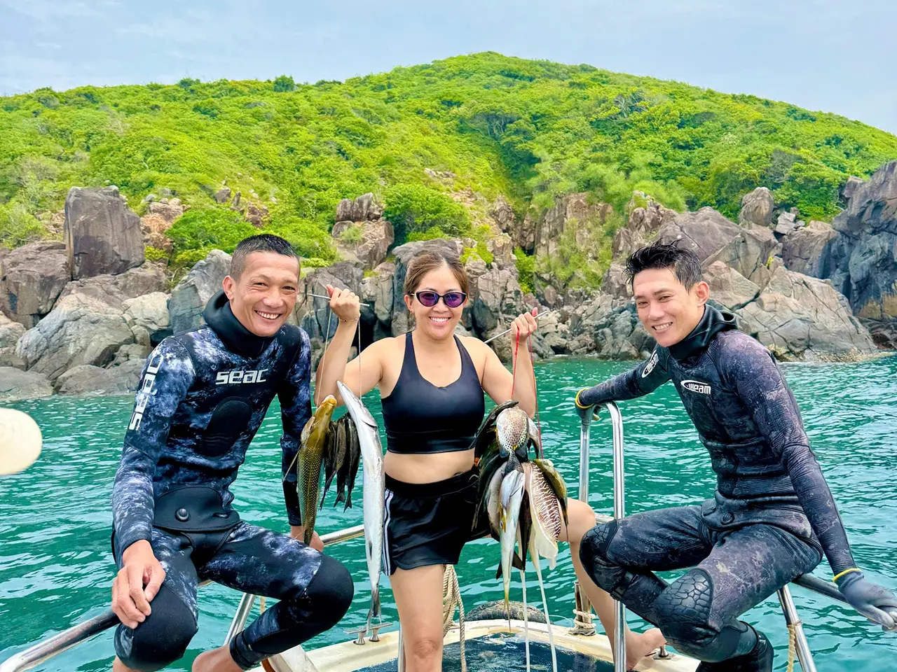 Tour Săn Cá Đảo Hoang Nha Trang – Lặn Biển, Chèo SUP, Tiệc BBQ Hải Sản