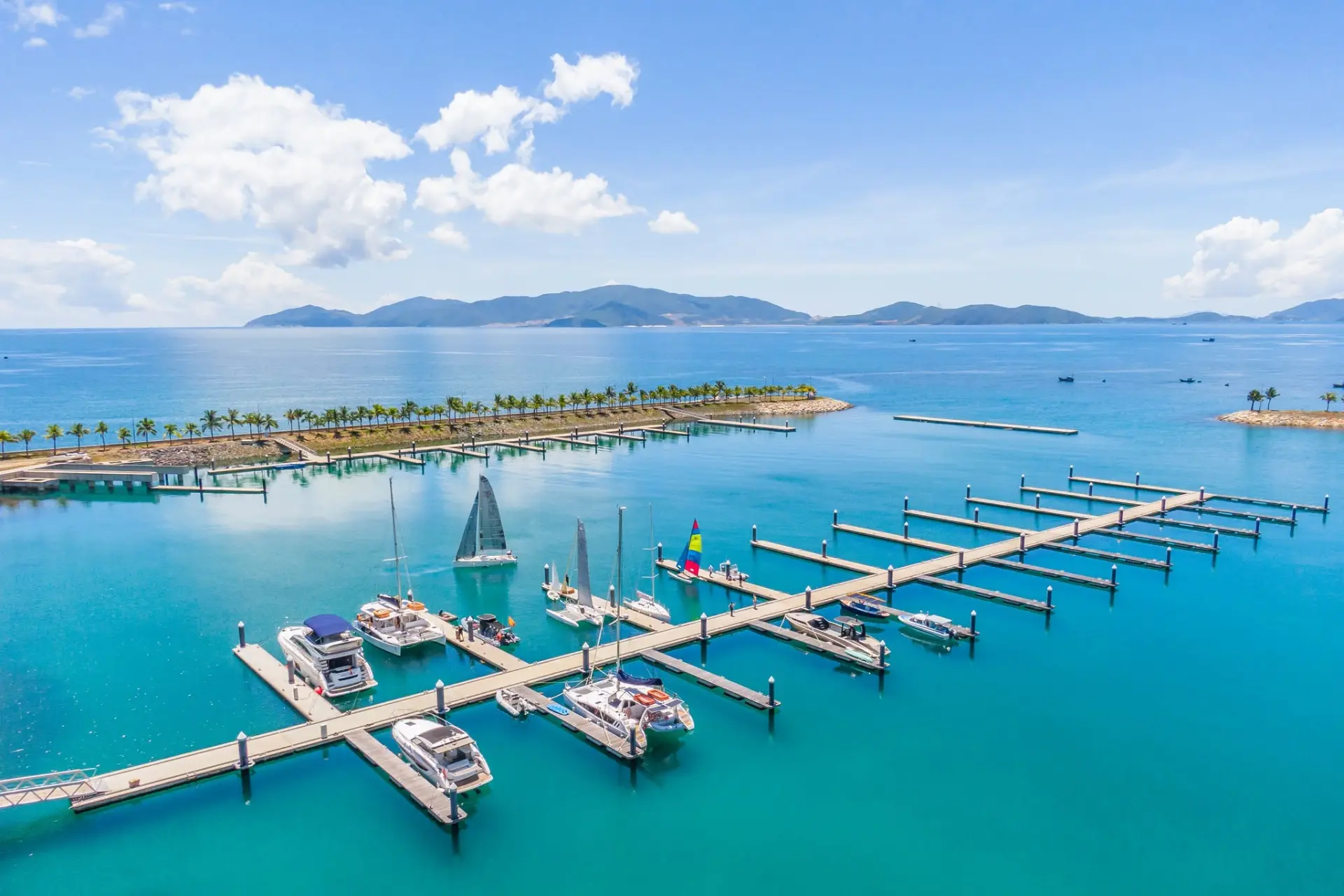 Bến du thuyền Ana Marina