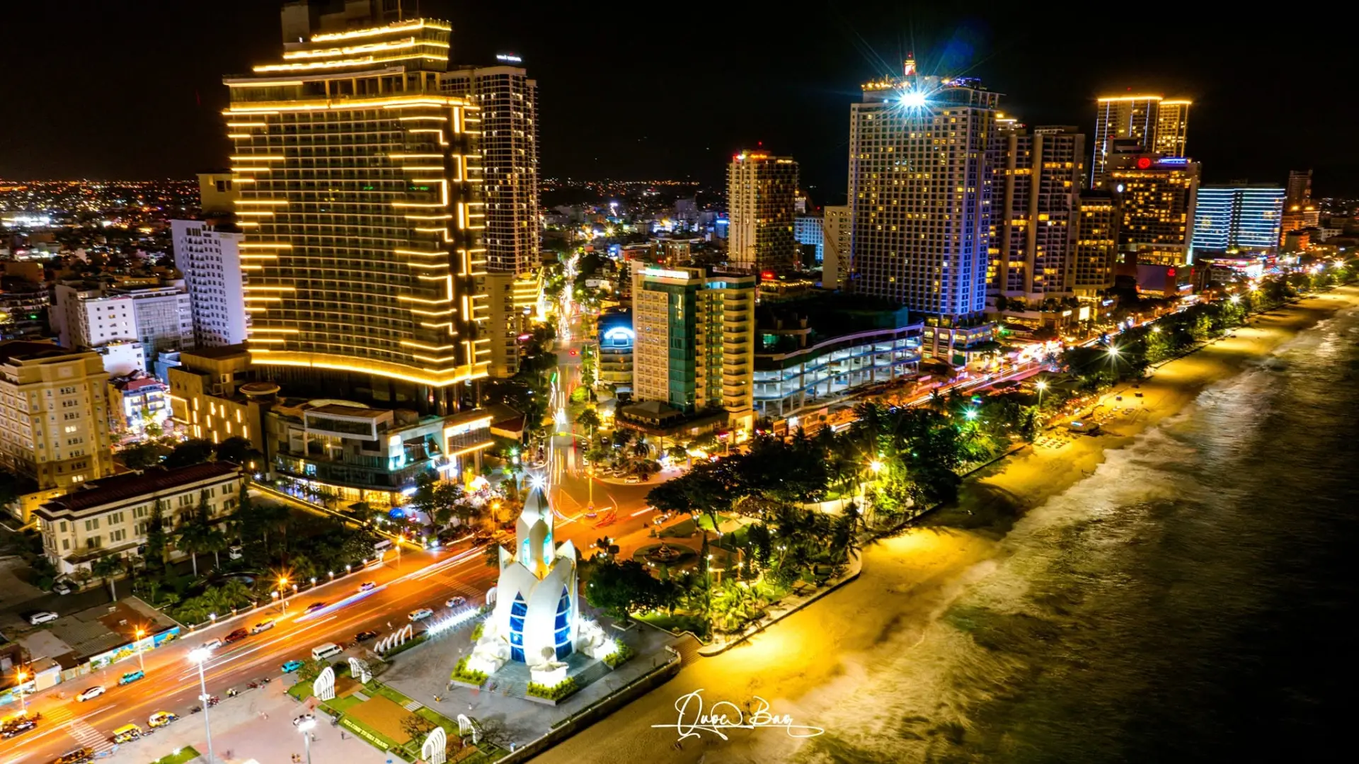 Nha Trang Có Gì Chơi Vào Ban Đêm? Top 8 Trải Nghiệm & Lịch Trình Đêm 10/2026