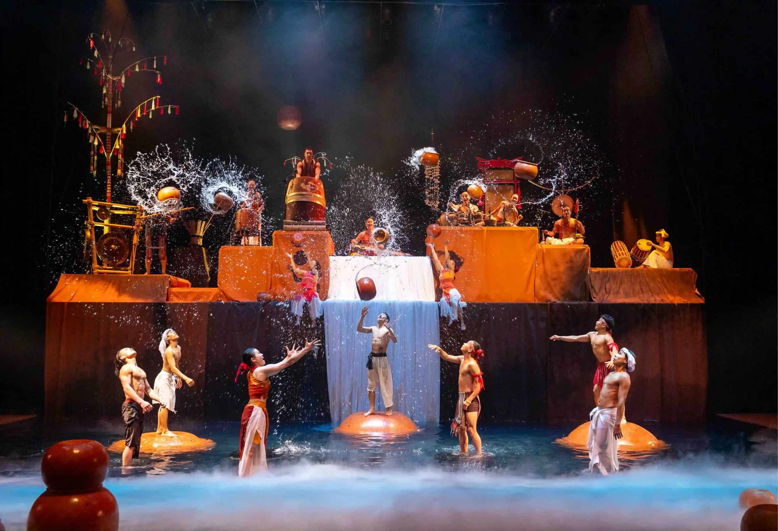 Vé Chum Show Nhà Hát Đó Nha Trang: Bảng Giá, Lịch Diễn & Cách Đặt 10/2026