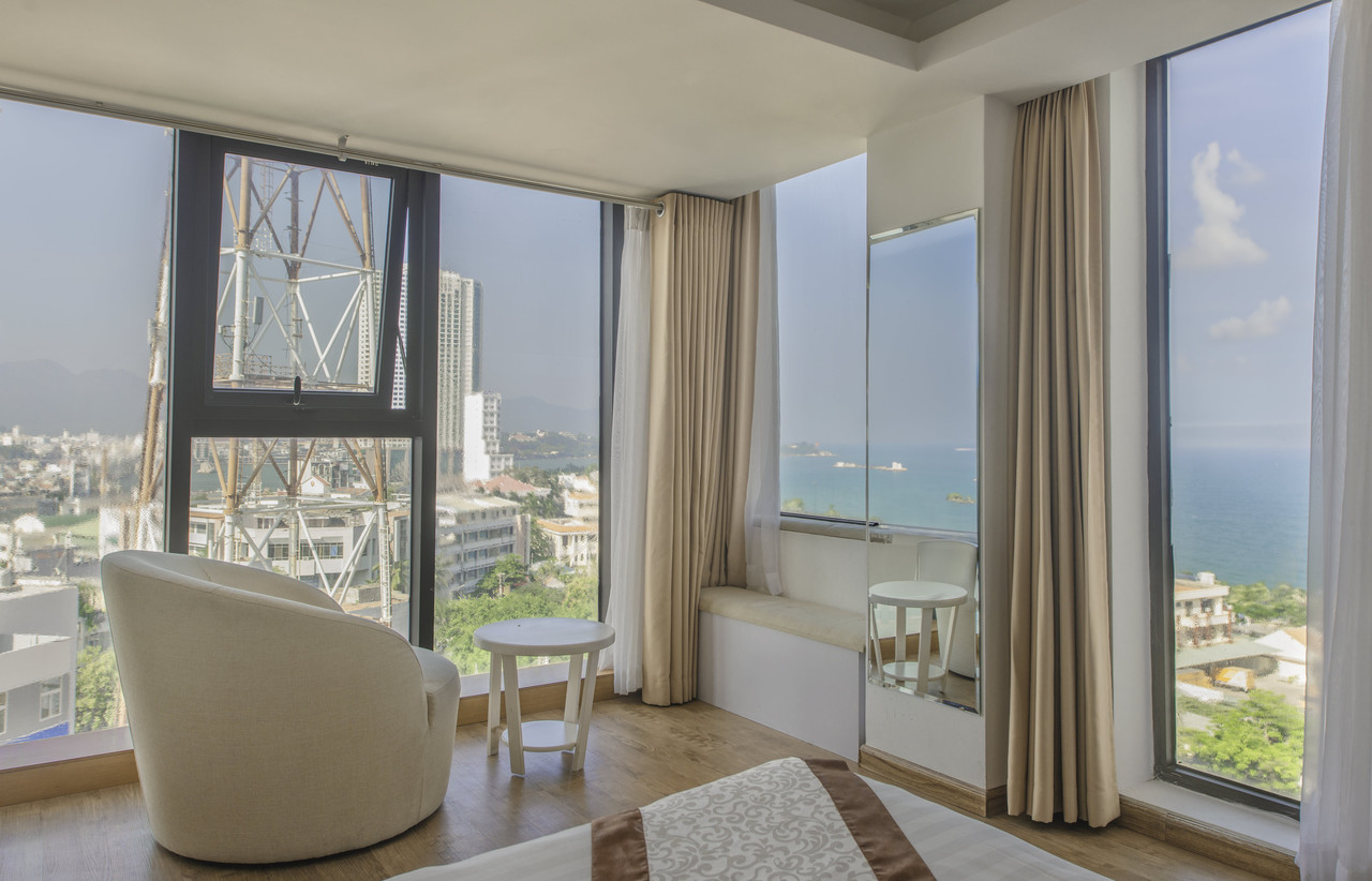 Phòng Senior Deluxe Hướng Biển (Senior Deluxe Sea View)