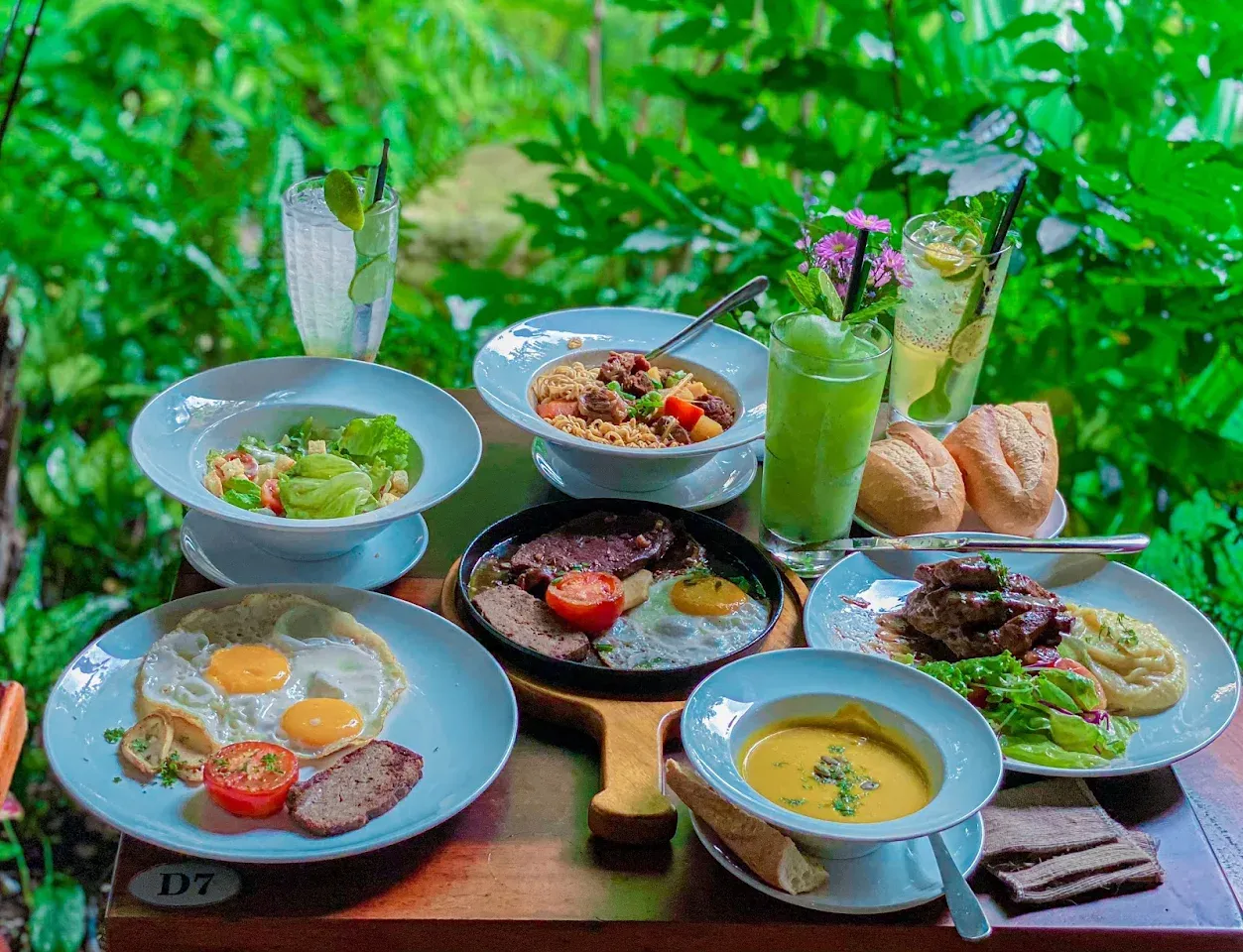 Top 10 Quán Cafe Ăn Sáng Nha Trang: Đồ Ăn Ngon, View Chill Thư Giãn